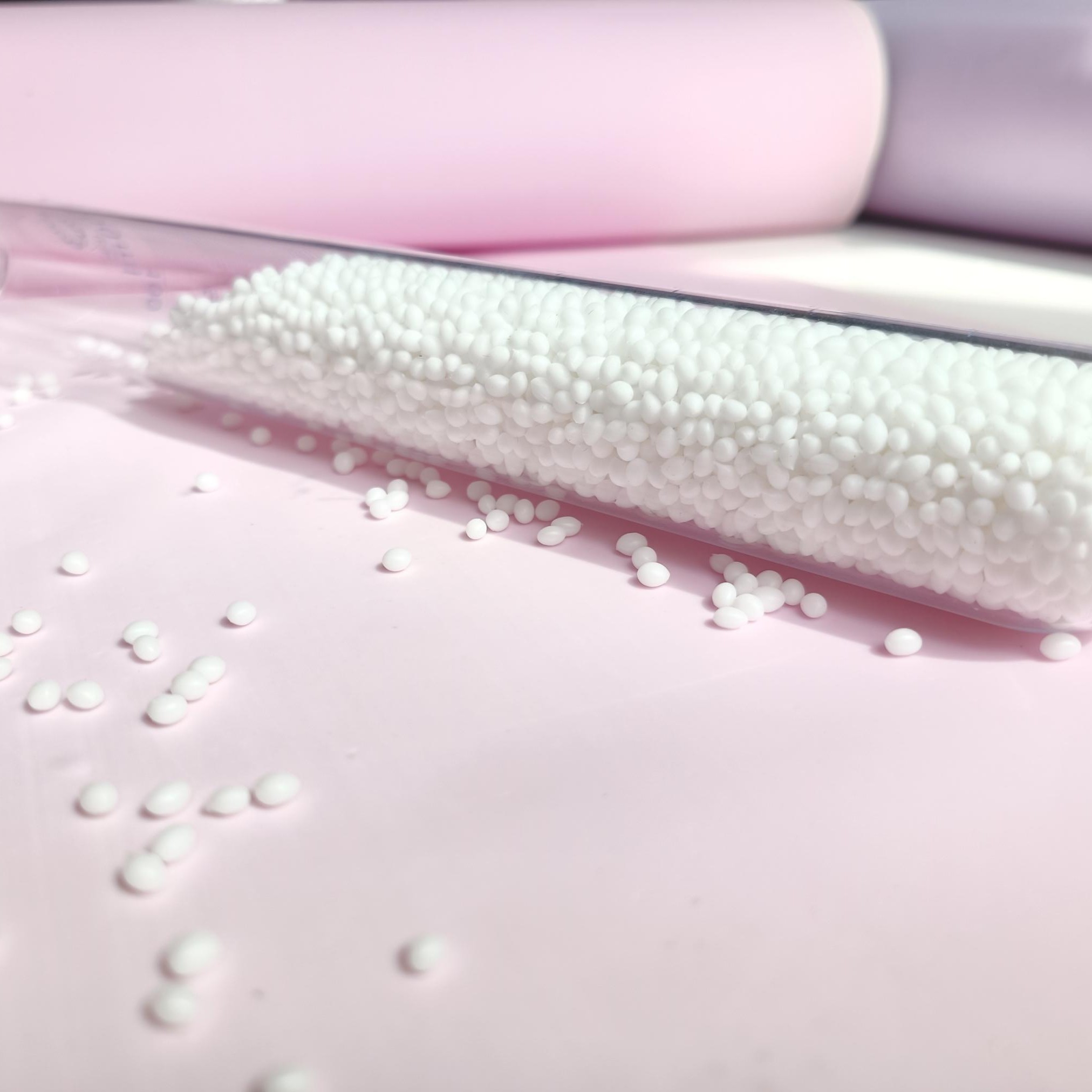 Ang Si-TPV cloudy feel film usa ka Labihan nga silky feel material nga walay Dugang nga Coating, nga mahimong i-print gamit ang komplikadong mga pattern, numero, pulong, logo, talagsaon nga graphic nga mga hulagway ug uban pa.Gigamit kini sa lain-laing mga produkto: sapot, sapatos, kalo, bag, dulaan, aksesorya, sports ug mga gamit sa gawas, ug daghan pa.Naa man kini sa sports sa paglangoy o sa bisan unsang industriya sa paglalang, ang Si-TPV cloud feel film usa ka yano ug epektibo nga pamaagi.Sa mga termino sa texture, pagbati, kolor ug tulo-ka-dimensionalidad, kini dili hitupngan sa tradisyonal nga TPU film/Silicone film.Dugang pa, ang Si-TPV cloudy nga mga salida dali nga maprodyus ug mahigalaon sa kinaiyahan!